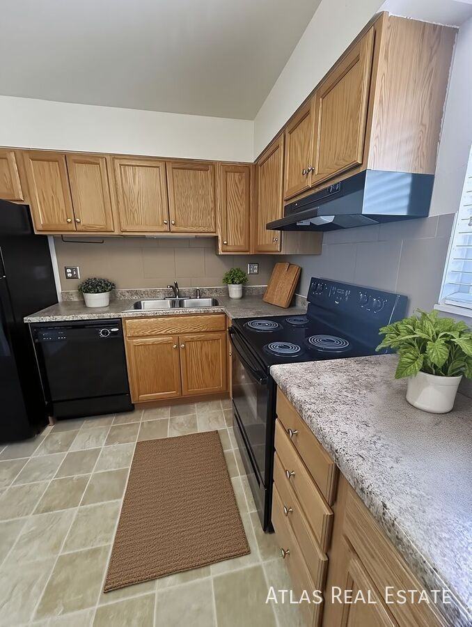 2913 Straus Ln #3 - Photo 2 of 20