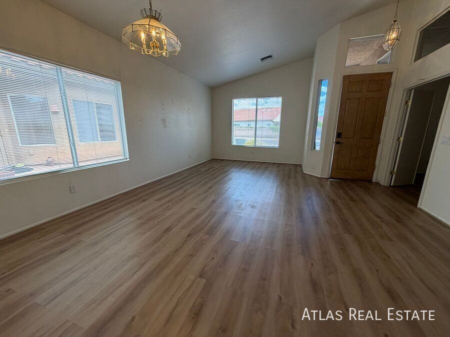 7794 S Trumpet Vine Ave - Photo 5 of 39