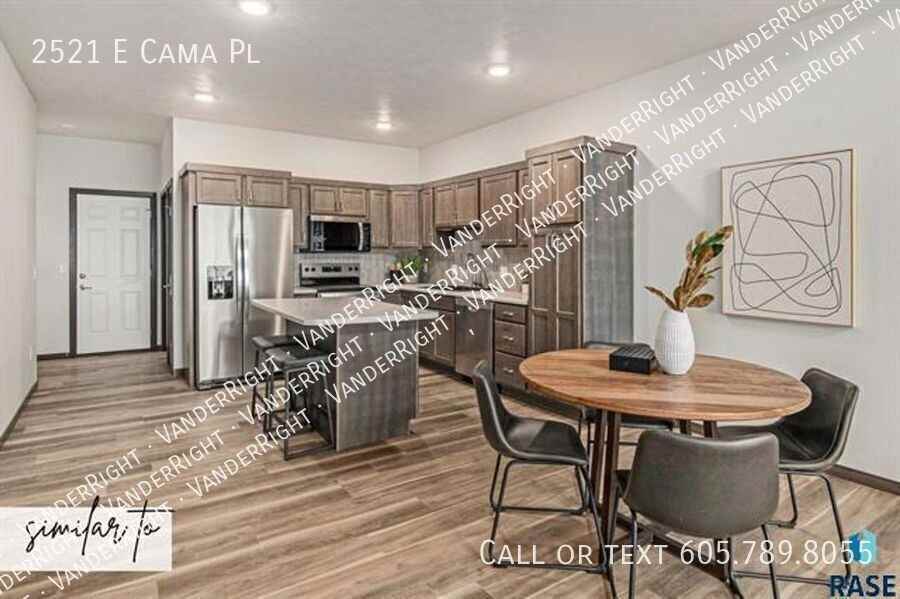 2521 E Cama Pl - Photo 4 of 11