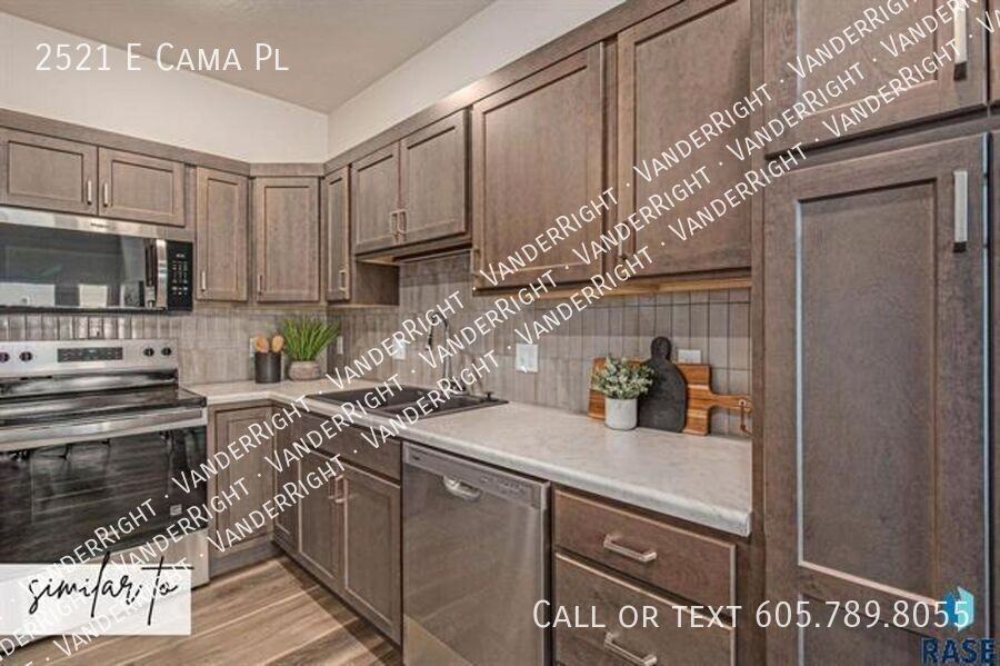 2521 E Cama Pl - Photo 7 of 11