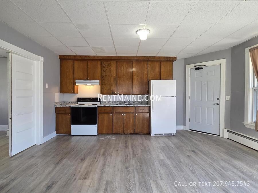 131 College Ave #1