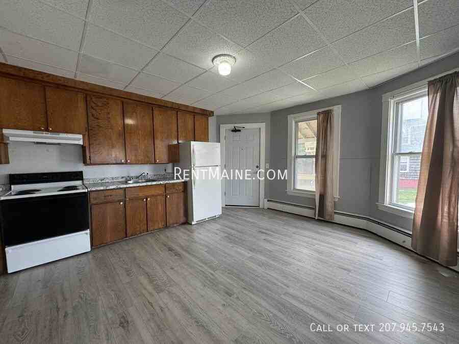 131 College Ave #1 - Photo 2 of 8