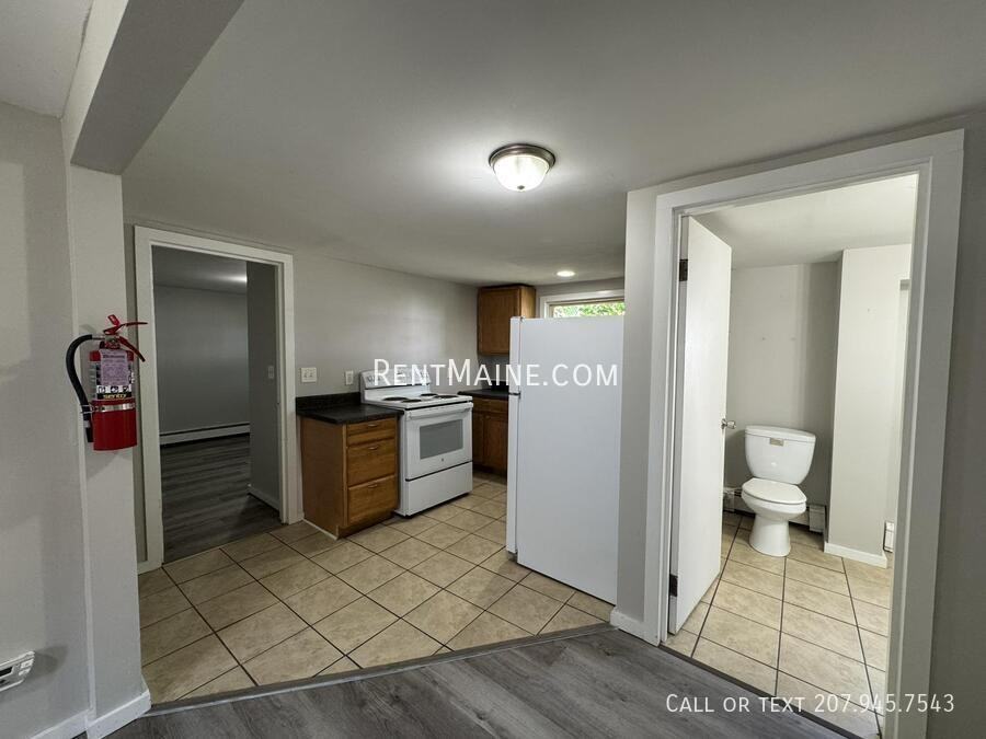 206 Maine Ave #4 - Photo 2 of 11