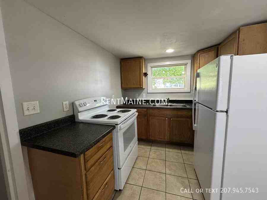 206 Maine Ave #4 - Photo 3 of 11