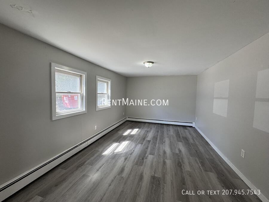 206 Maine Ave #4 - Photo 4 of 11