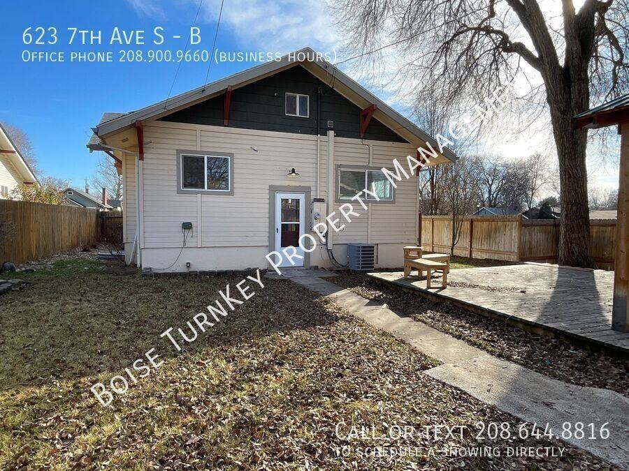 623 7th Ave S #B - Photo 4 of 27