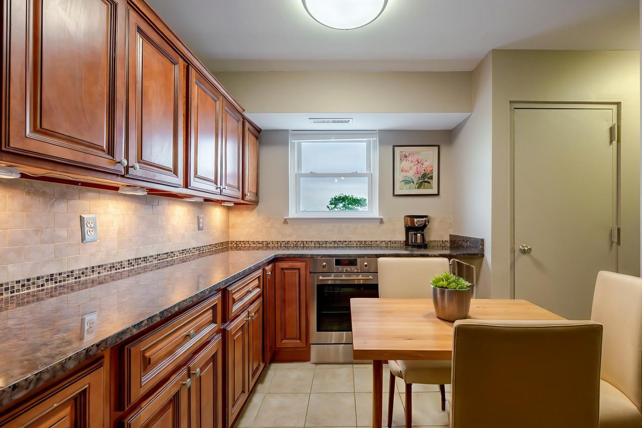 430 N Armistead St #303 - Photo 3 of 25