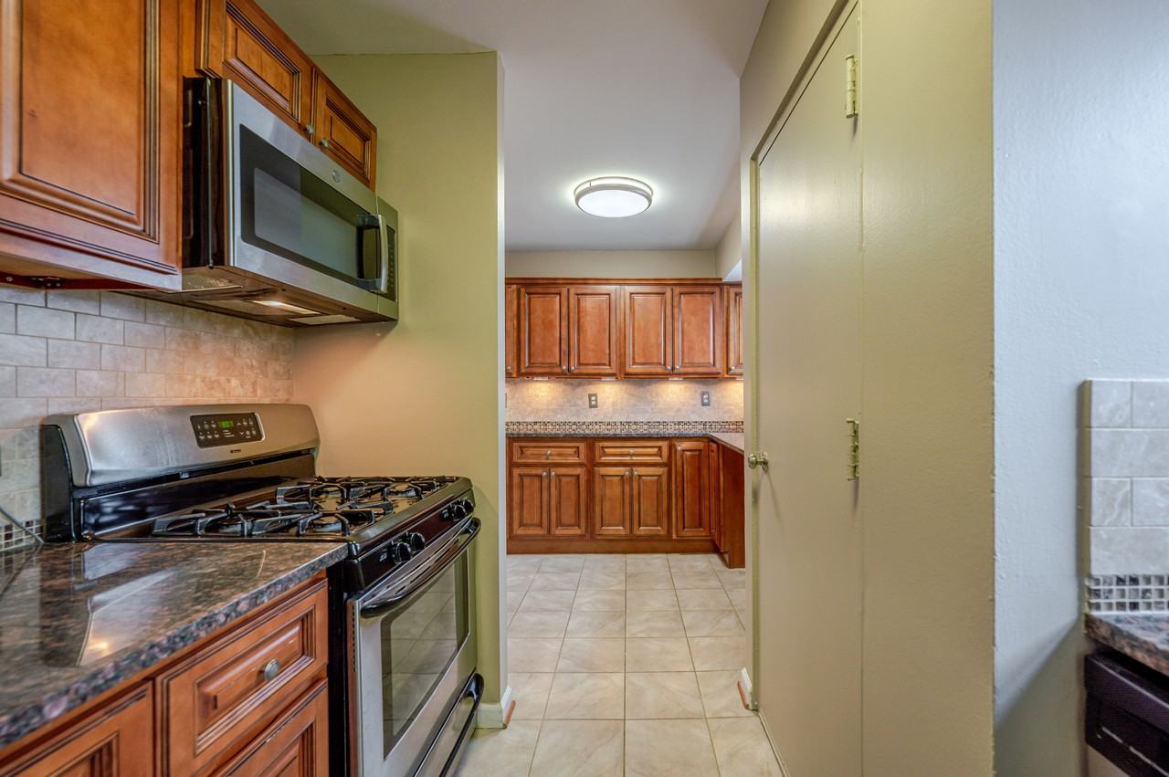 430 N Armistead St #303 - Photo 6 of 25