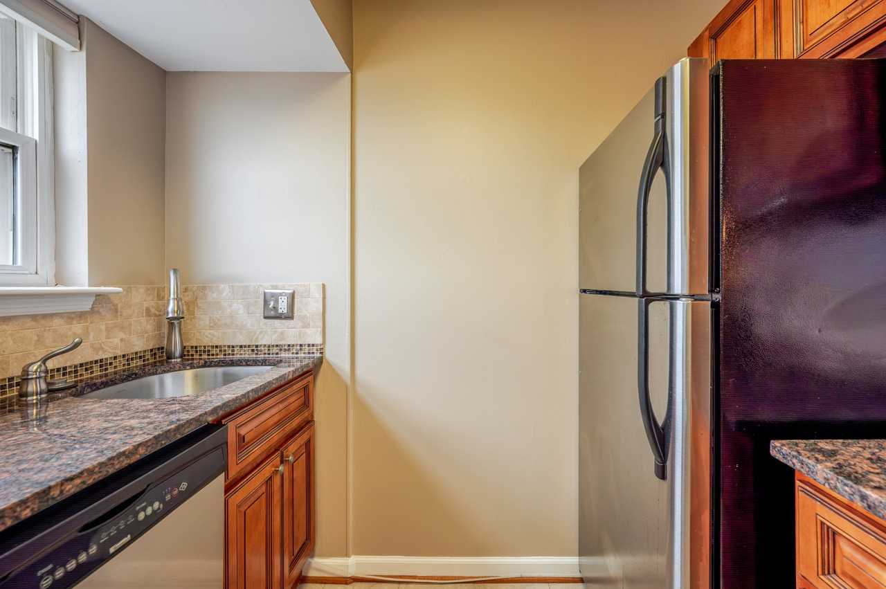 430 N Armistead St #303 - Photo 7 of 25