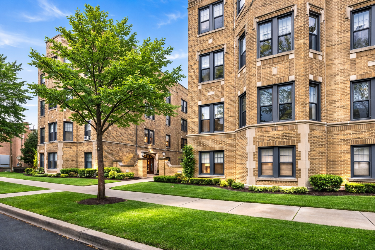 2348 W Addison St #D3 - Photo 6 of 6