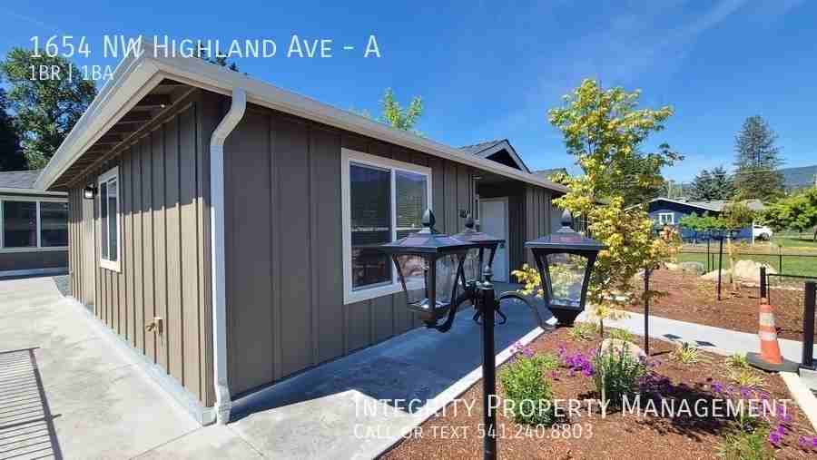 1654 Nw Highland Ave #A - Photo 2 of 19