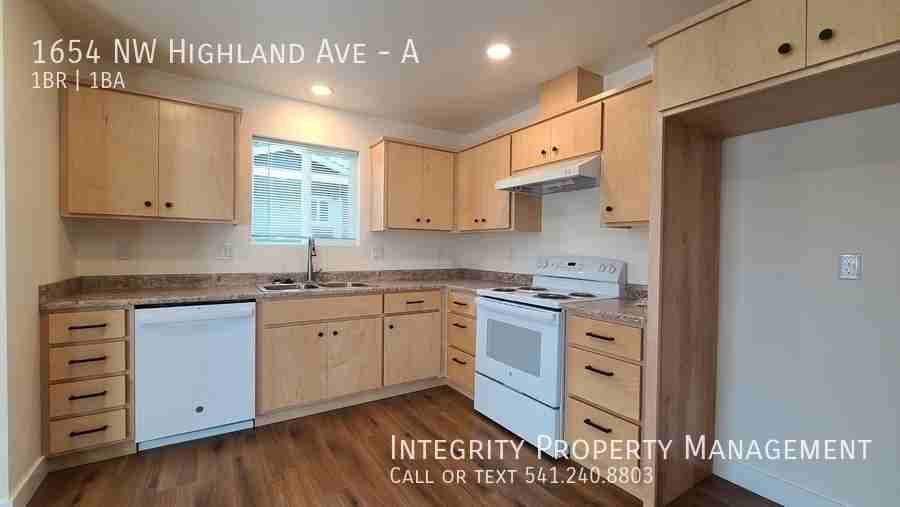 1654 Nw Highland Ave #A - Photo 7 of 19
