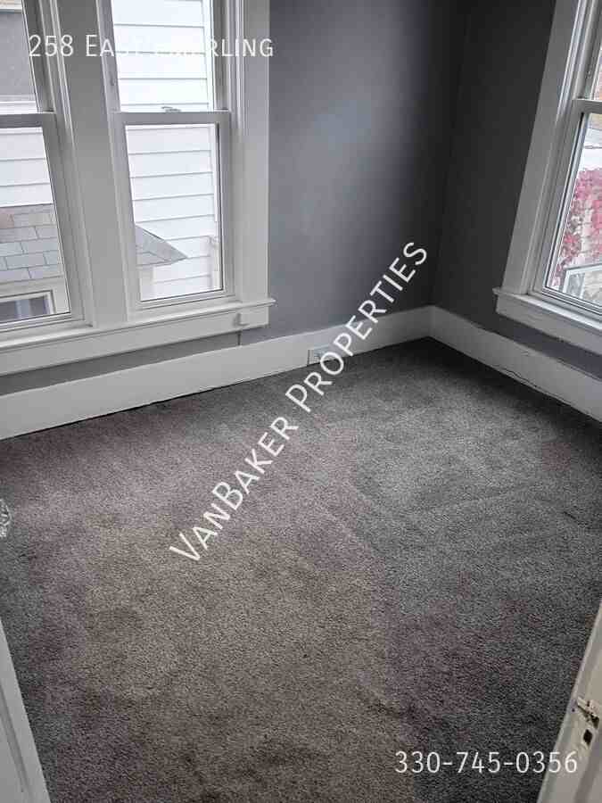 258 E Emerling Ave - Photo 5 of 9