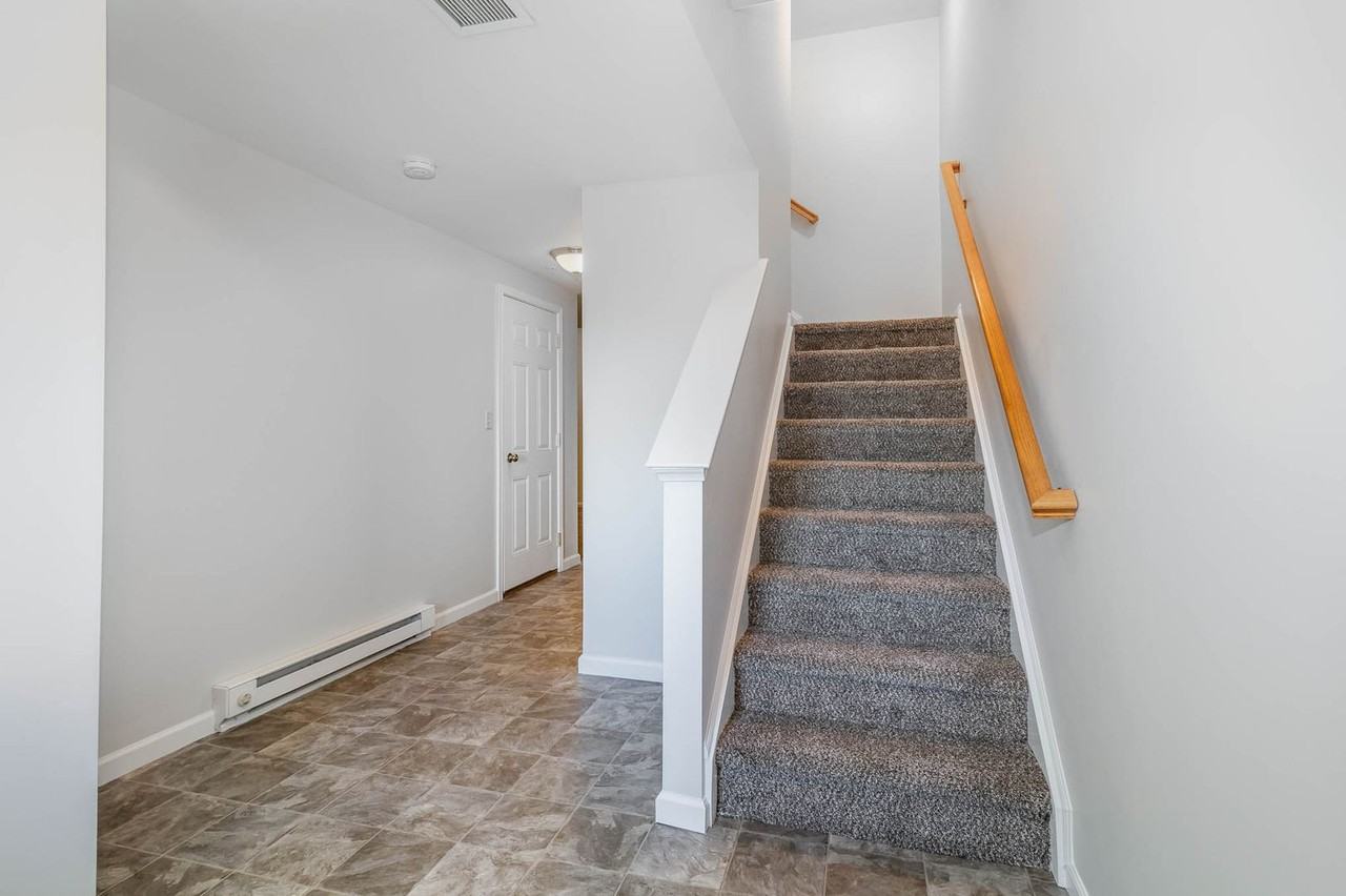 282 Fieldstone Ct - Photo 5 of 27