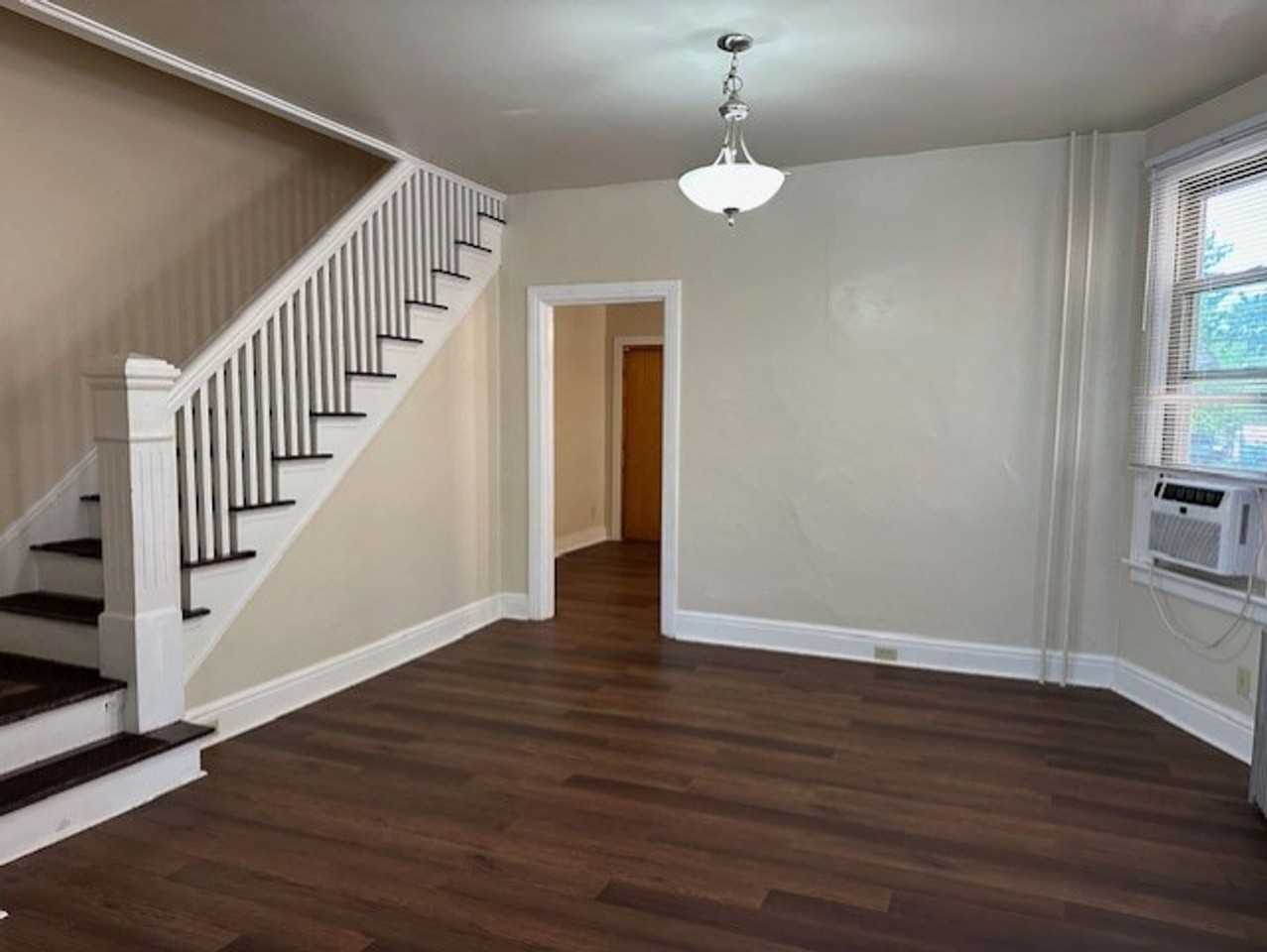 27 N Chestnut St - Photo 3 of 16