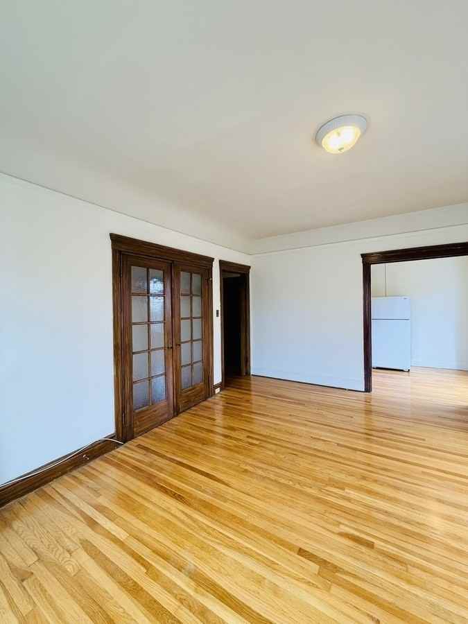 405 6th Ave #16 - Photo 7 of 9