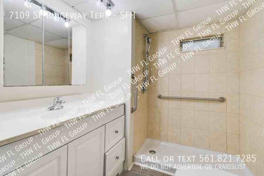 7109 Se Ridgeway Ter #SFH - Photo 3 of 5
