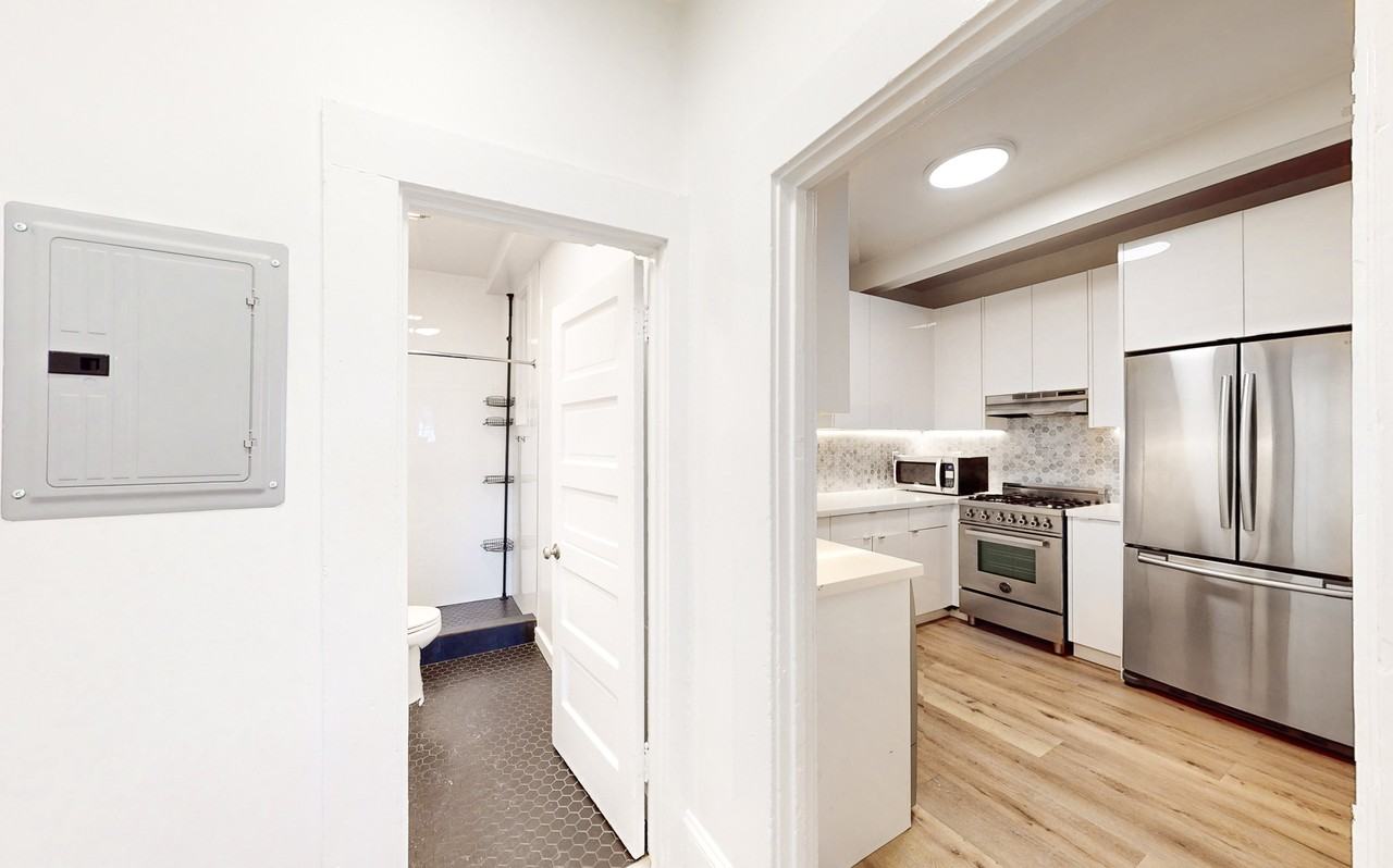 1330 Union St #6 - Photo 2 of 18