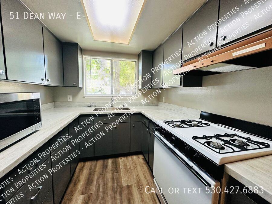51 Dean Way #E - Photo 3 of 13