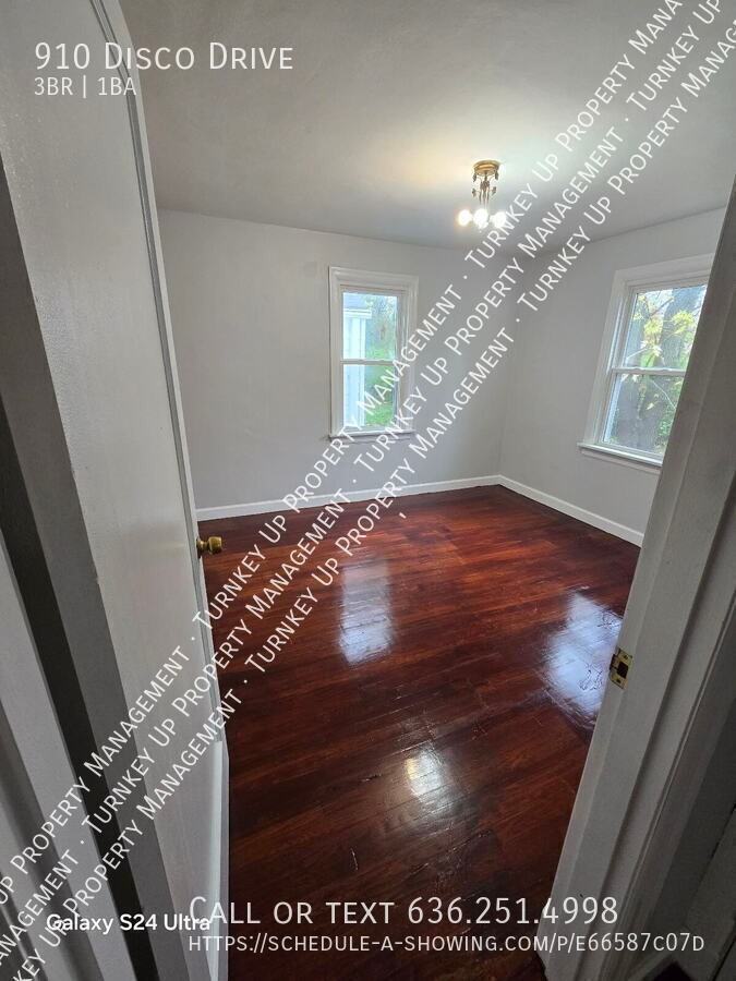 910 Disco Dr - Photo 3 of 17