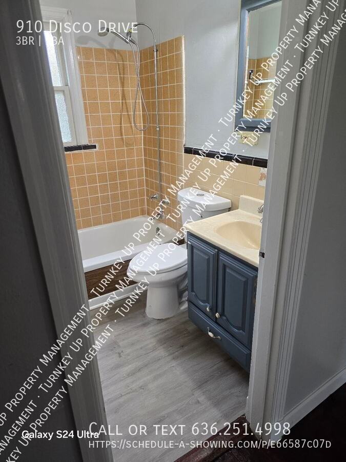 910 Disco Dr - Photo 4 of 17