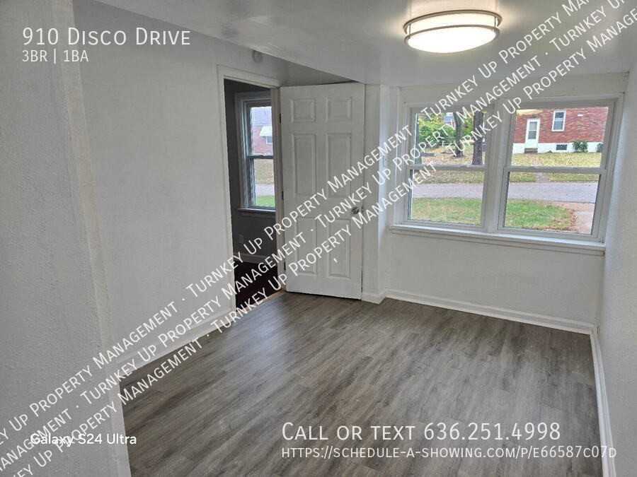 910 Disco Dr - Photo 5 of 17