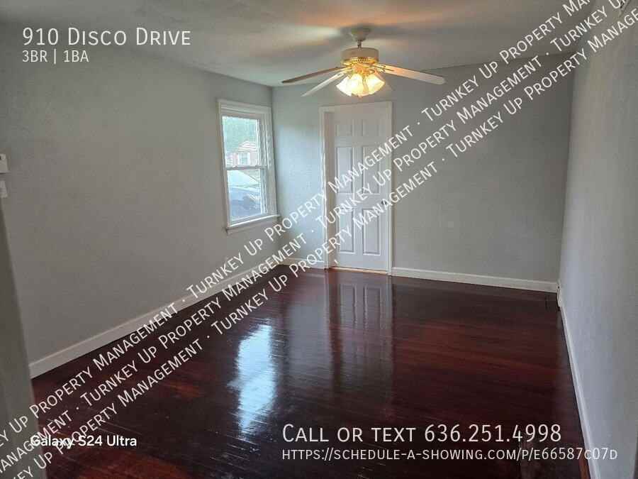 910 Disco Dr - Photo 7 of 17