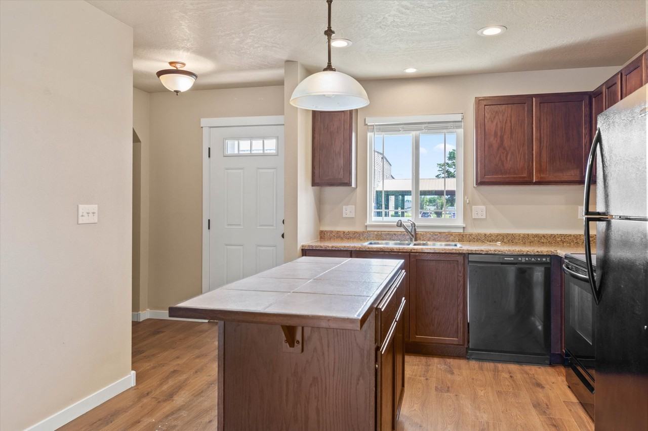 1669 E Horsehaven Ave #1 - Photo 6 of 15