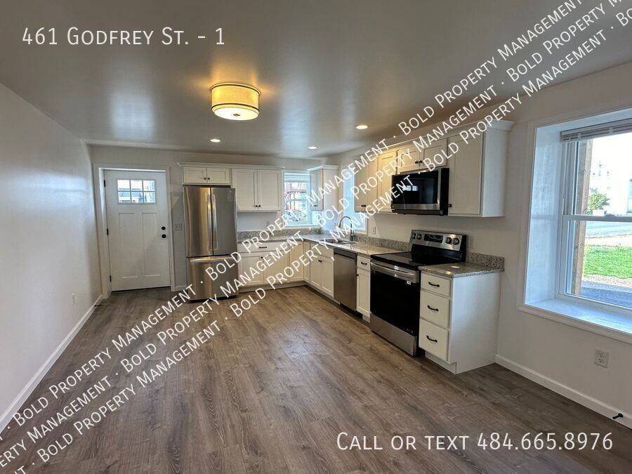 461 Godfrey St #1 - Photo 2 of 12