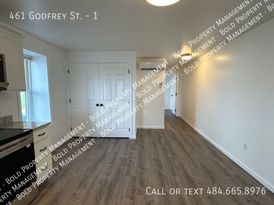 461 Godfrey St #1 - Photo 3 of 12