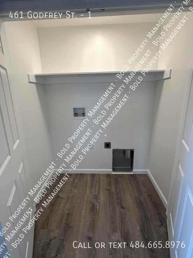 461 Godfrey St #1 - Photo 5 of 12