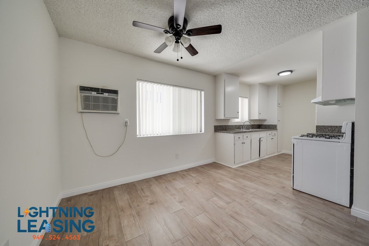 5131 5/2 Yarmouth Ave #10D - Photo 4 of 24