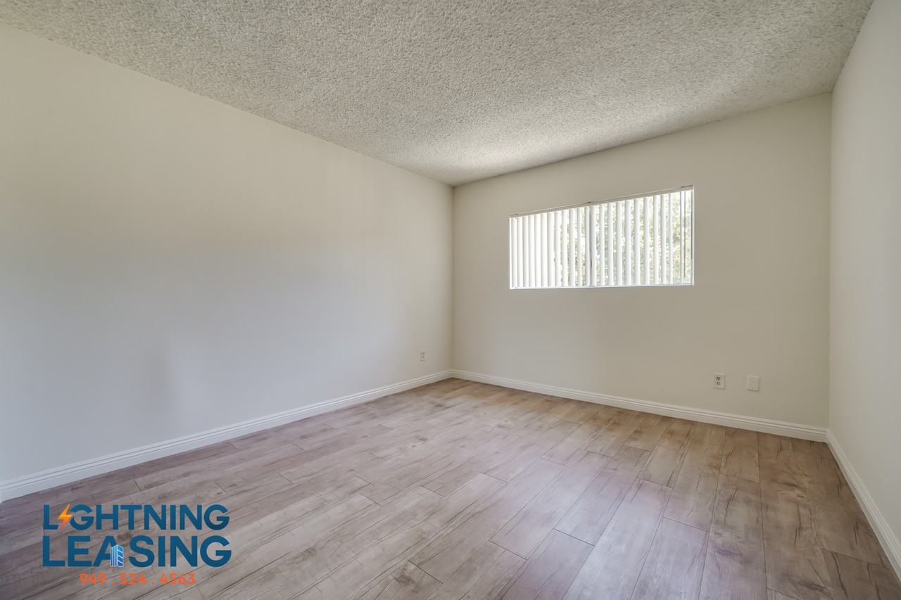 5131 5/2 Yarmouth Ave #10D - Photo 7 of 24