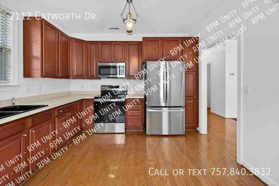 2112 Catworth Dr - Photo 2 of 41