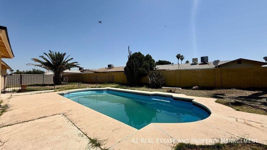 8501 W Mitchell Dr - Photo 2 of 20