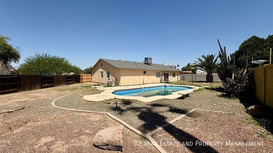 8501 W Mitchell Dr - Photo 3 of 20