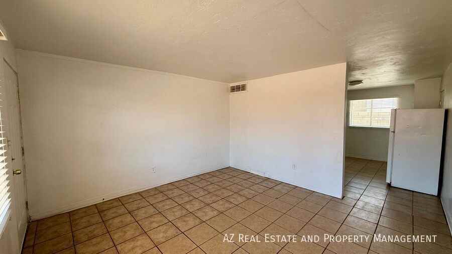 7532 N 21st Ave #2 - Photo 4 of 18