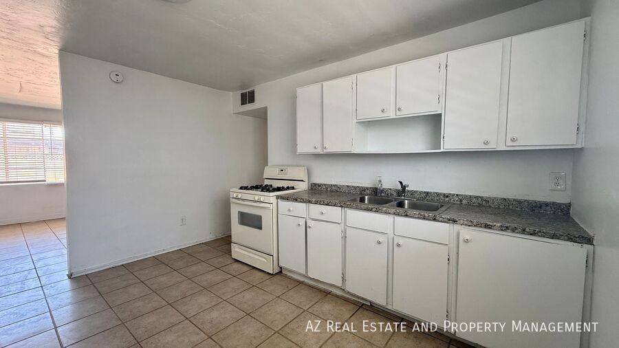 7532 N 21st Ave #2 - Photo 7 of 18