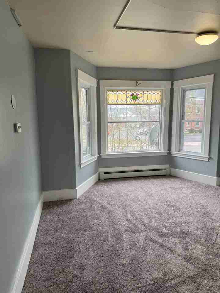 162 Nichols St #1 - Photo 5 of 9