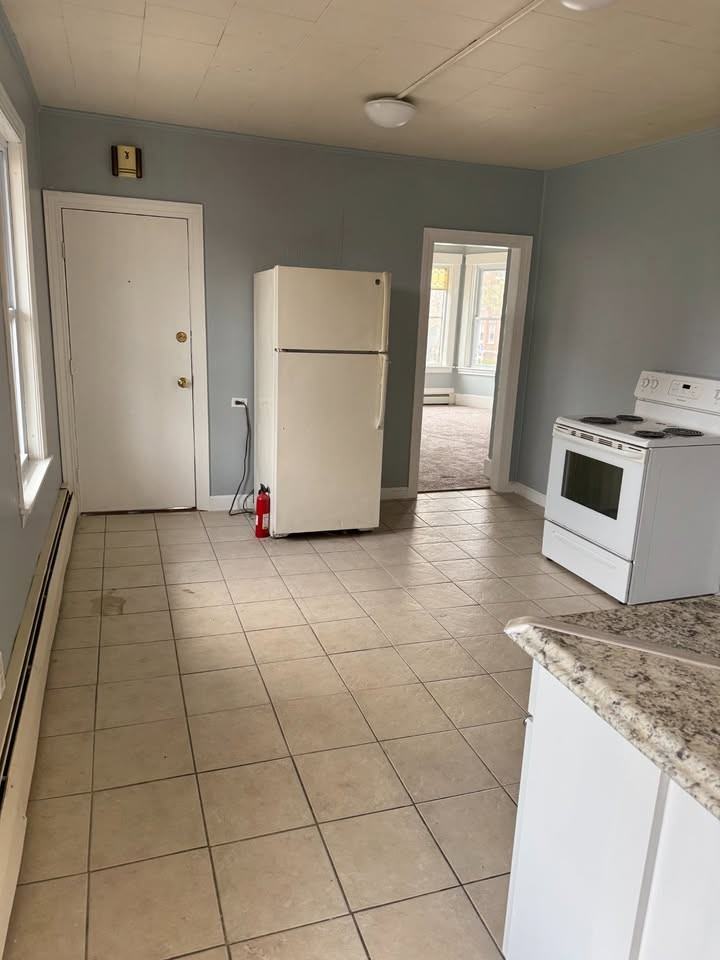 162 Nichols St #1 - Photo 7 of 9