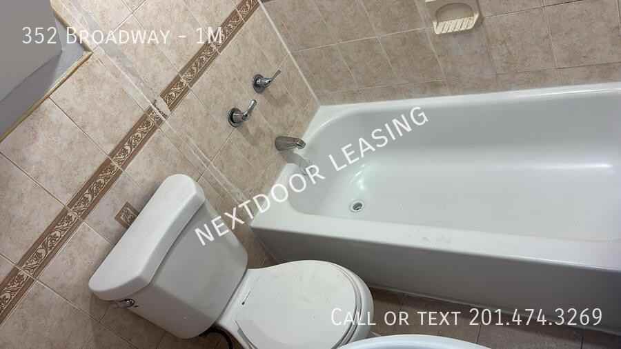 352 Broadway #1M - Photo 4 of 16