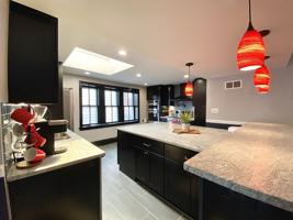 featured image of 712 N West St Rm 2 #2