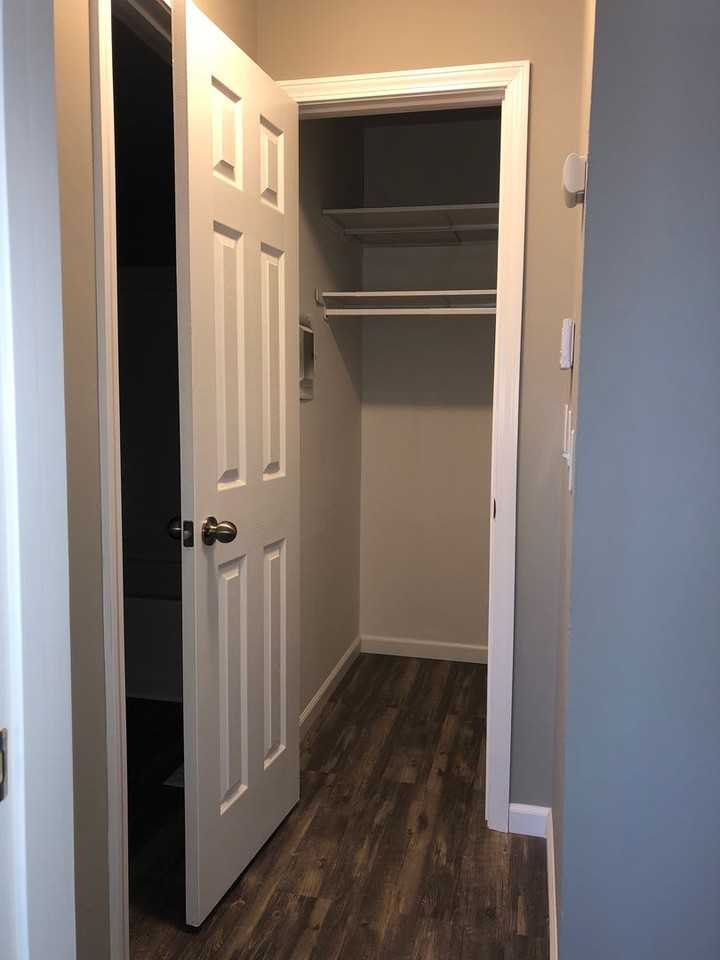 201 Bedford Dr #E203 - Photo 5 of 16