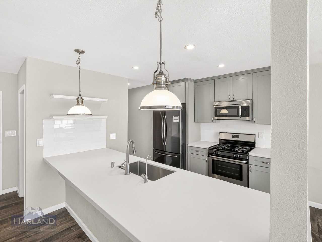 5580 Dream St - Photo 2 of 12