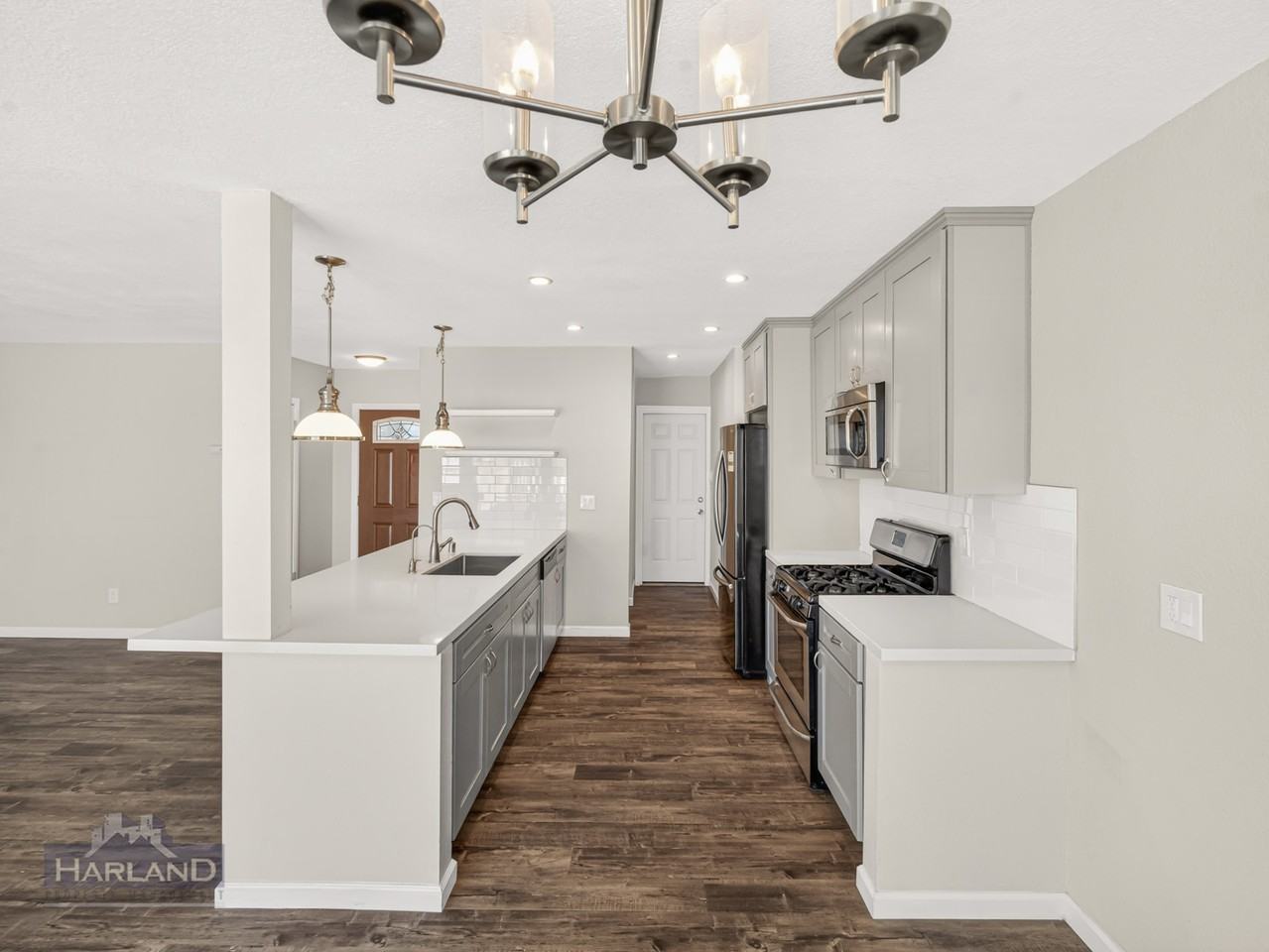 5580 Dream St - Photo 3 of 12