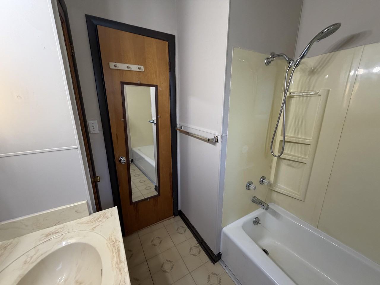 40 S Alexander St - Photo 5 of 10