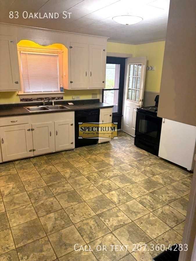 83 Oakland St - Photo 3 of 18