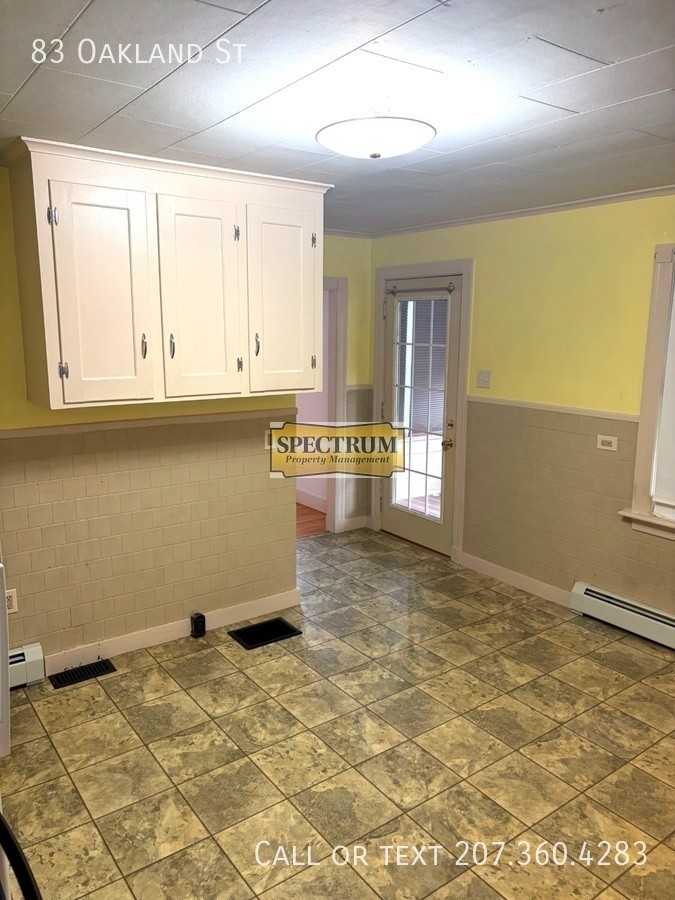 83 Oakland St - Photo 4 of 18