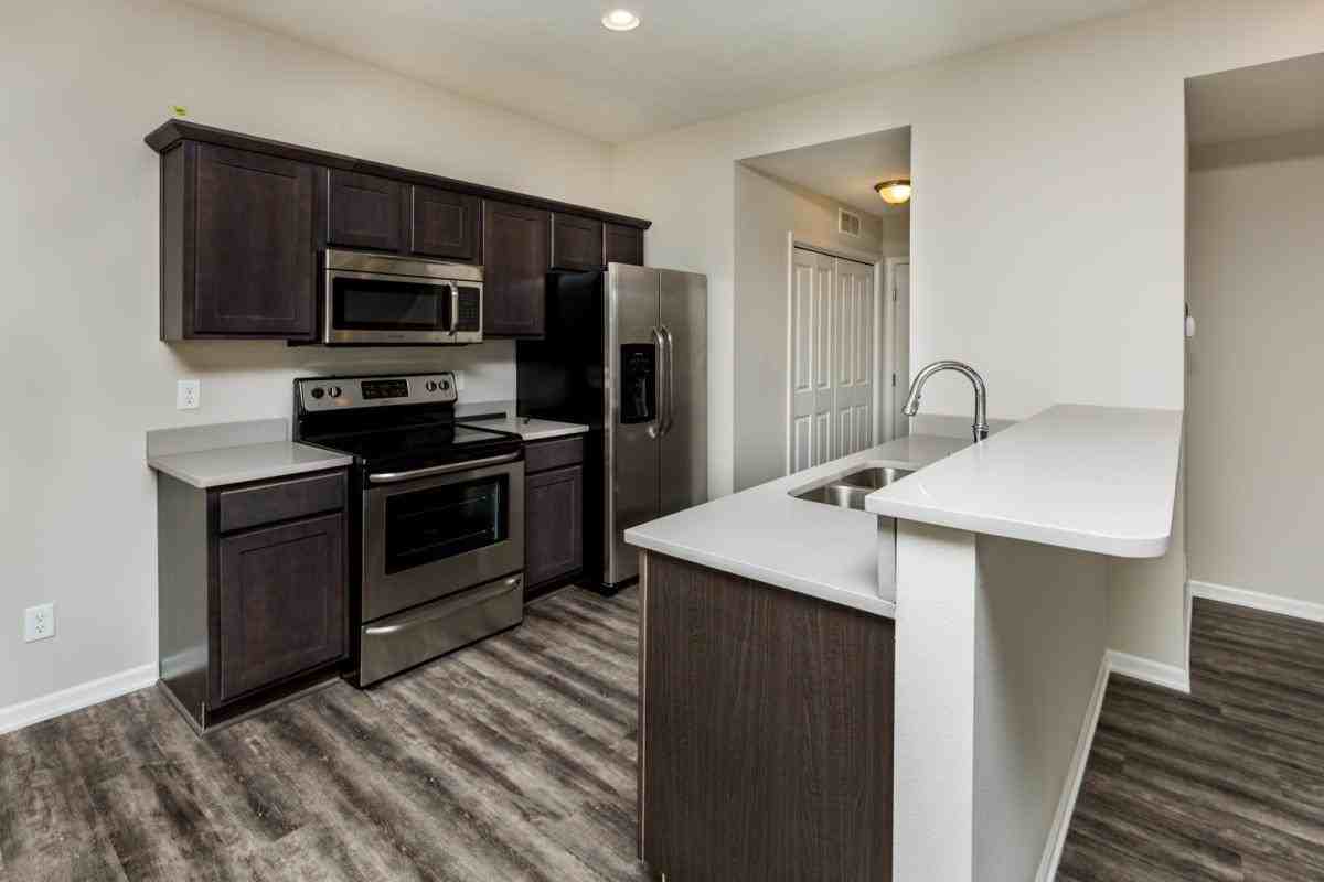 808 Se 10th Ln #1 - Photo 3 of 13
