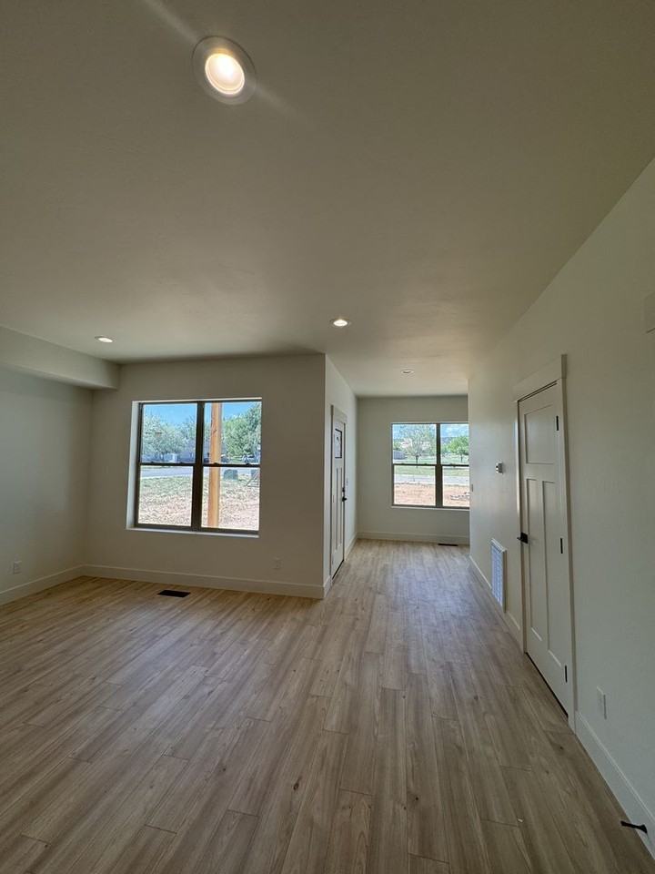 17 Grove Ln - Photo 4 of 19